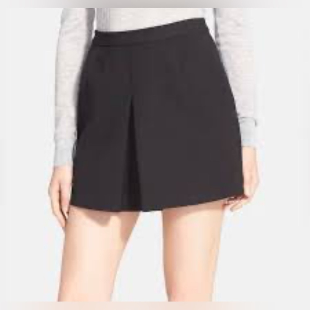 Cope Black Pleated Front Uniform Mini Skirt.      Size 0